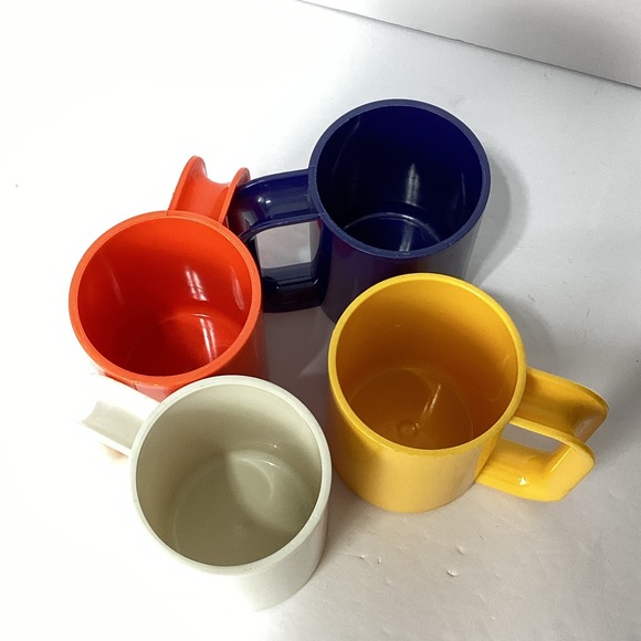 Ingrid LTD Chicago Plate Cup Party Pack Set Vintage Plastic Party Picnic Ware - Picture 16 of 16